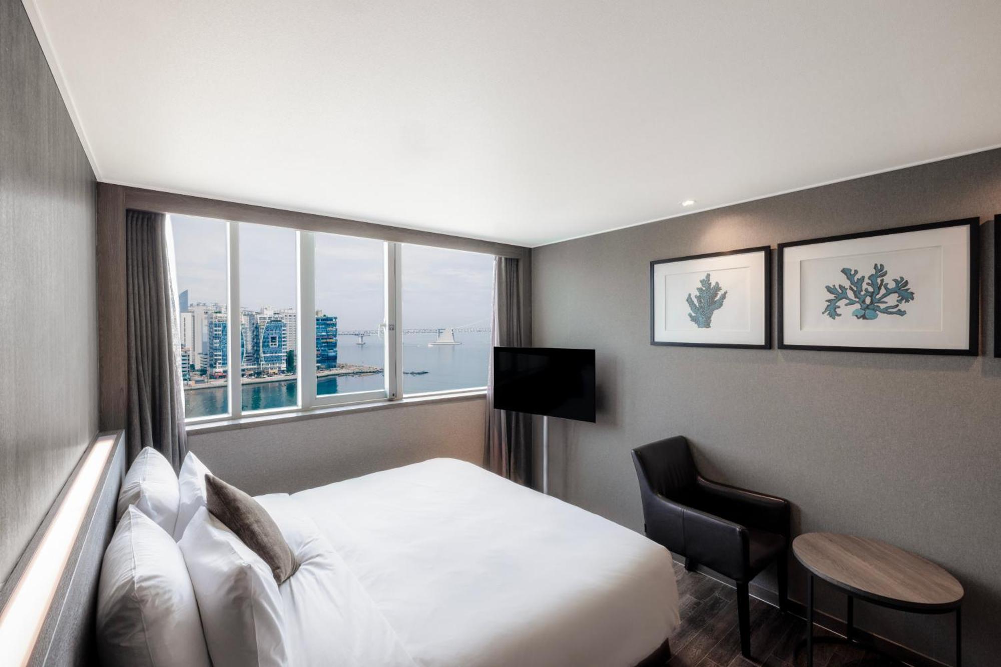 Kent Hotel Gwangalli by Kensington Busan Bagian luar foto