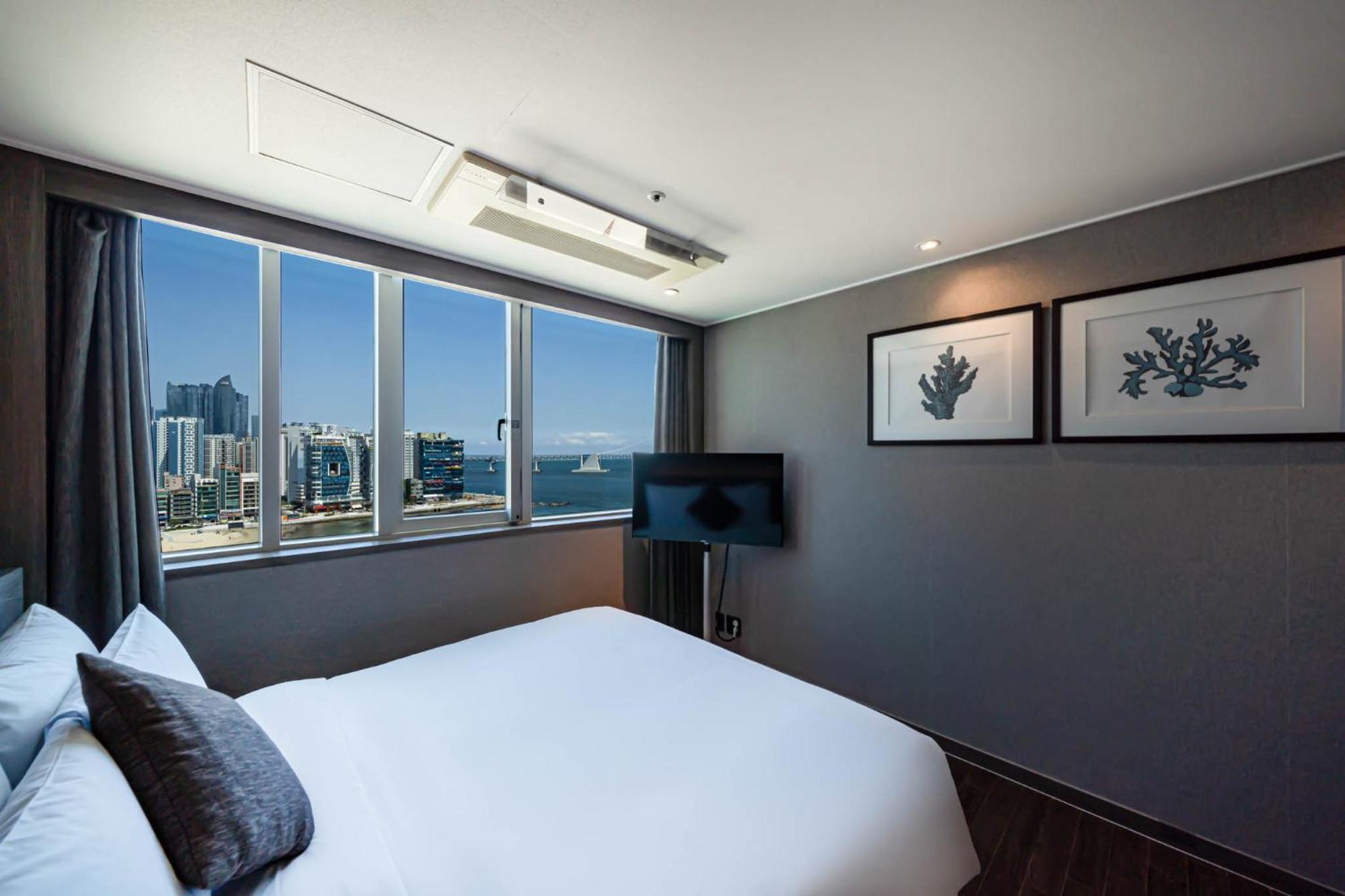 Kent Hotel Gwangalli by Kensington Busan Bagian luar foto