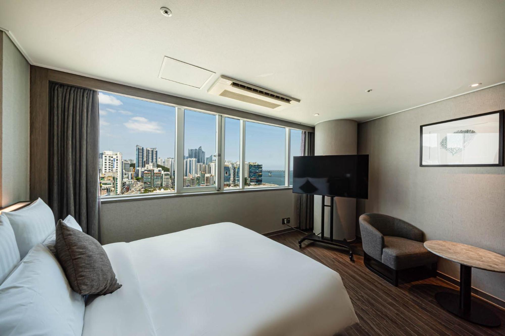 Kent Hotel Gwangalli by Kensington Busan Bagian luar foto